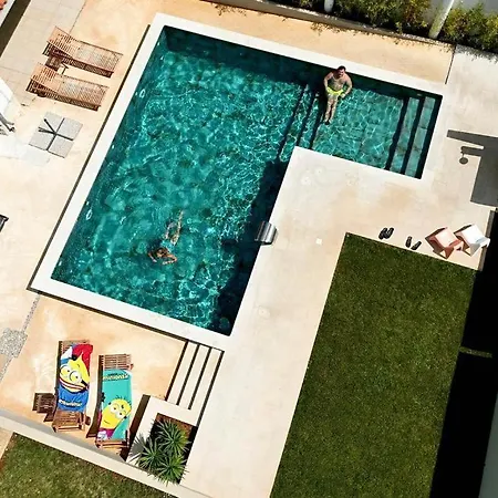 Linc & Guest house 3*