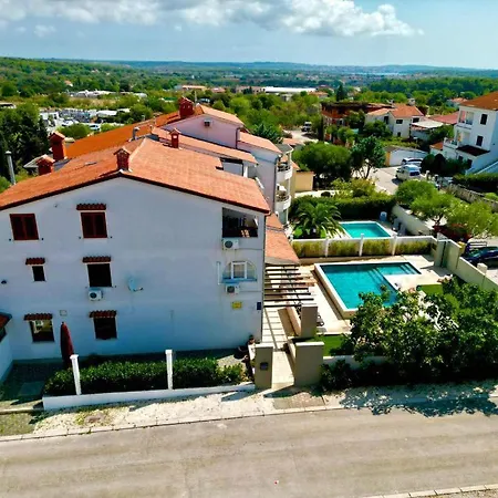 Linc & Guest house