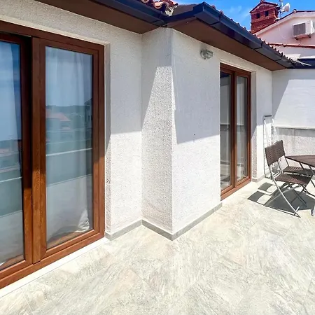 Linc & Guest house 3*