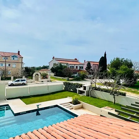 Linc & 3* Банджоле